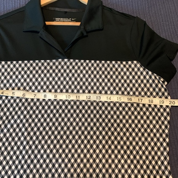 NIKE collared short sleeve checkered golf top - Picture 3 of 4